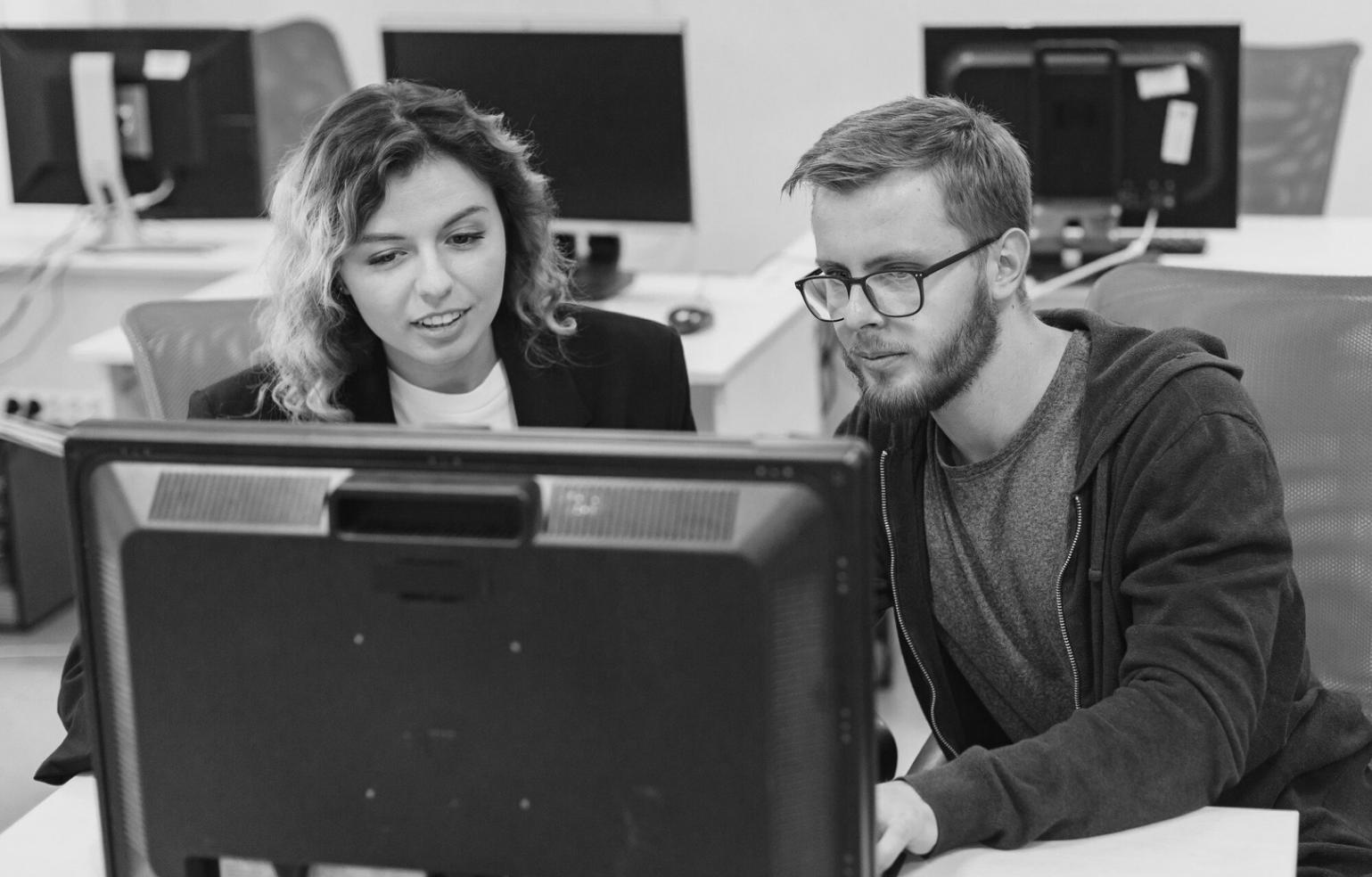 AR oyun geliştirme ortamında kod yazımı ve test süreci